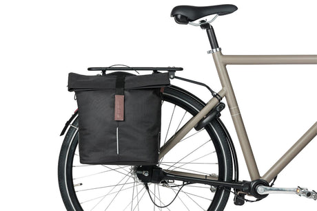 18356 Basil City bicycle shopper MIK studs black_8