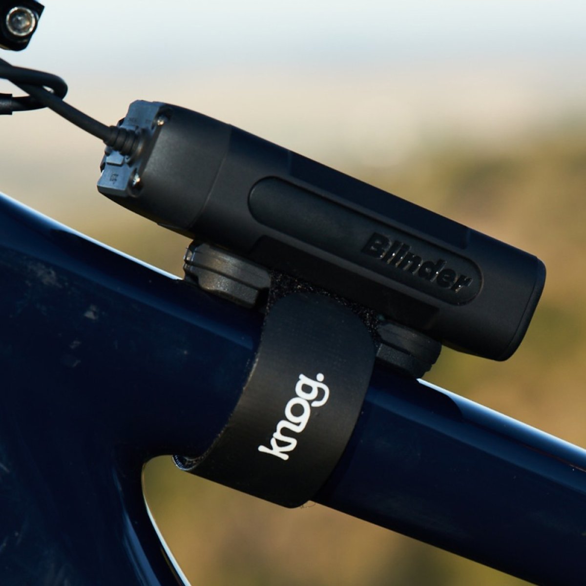 KNOG BLINDER X 1800 FRONT LIGHT - WITH BATTERY - Image 17