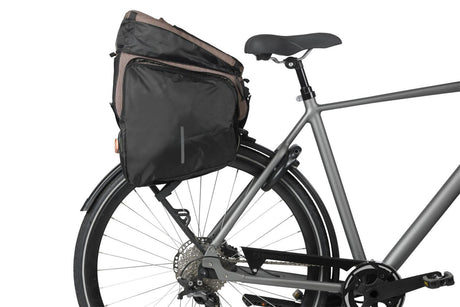 18437 Basil Move trunkbag brown_11-medium